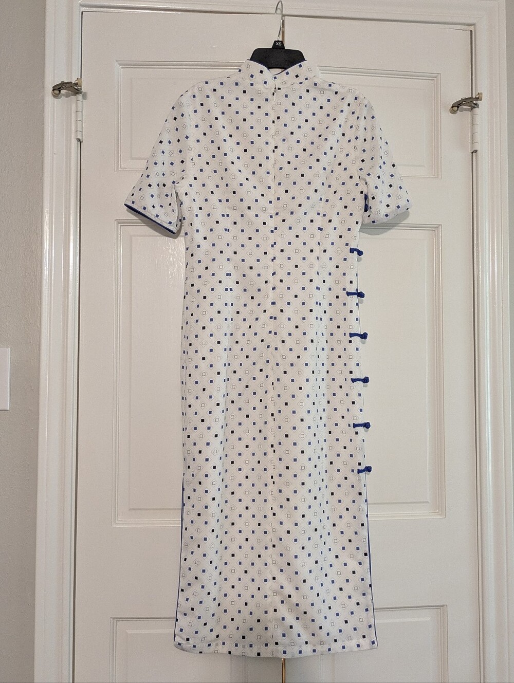 💎 Geometric Blue & White Modern Qipao / Cheongsam 💎 - Picture 4 of 8